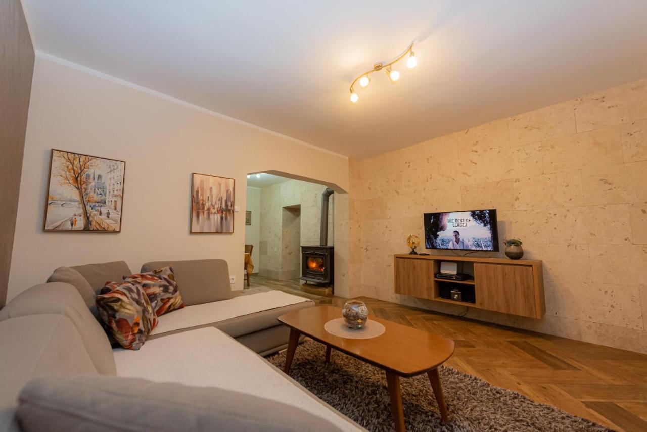Appartamento Sea Front 171 Cattaro Esterno foto