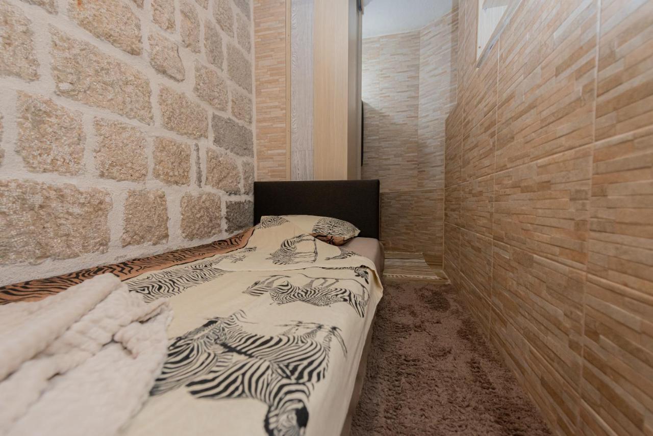 Appartamento Sea Front 171 Cattaro Esterno foto