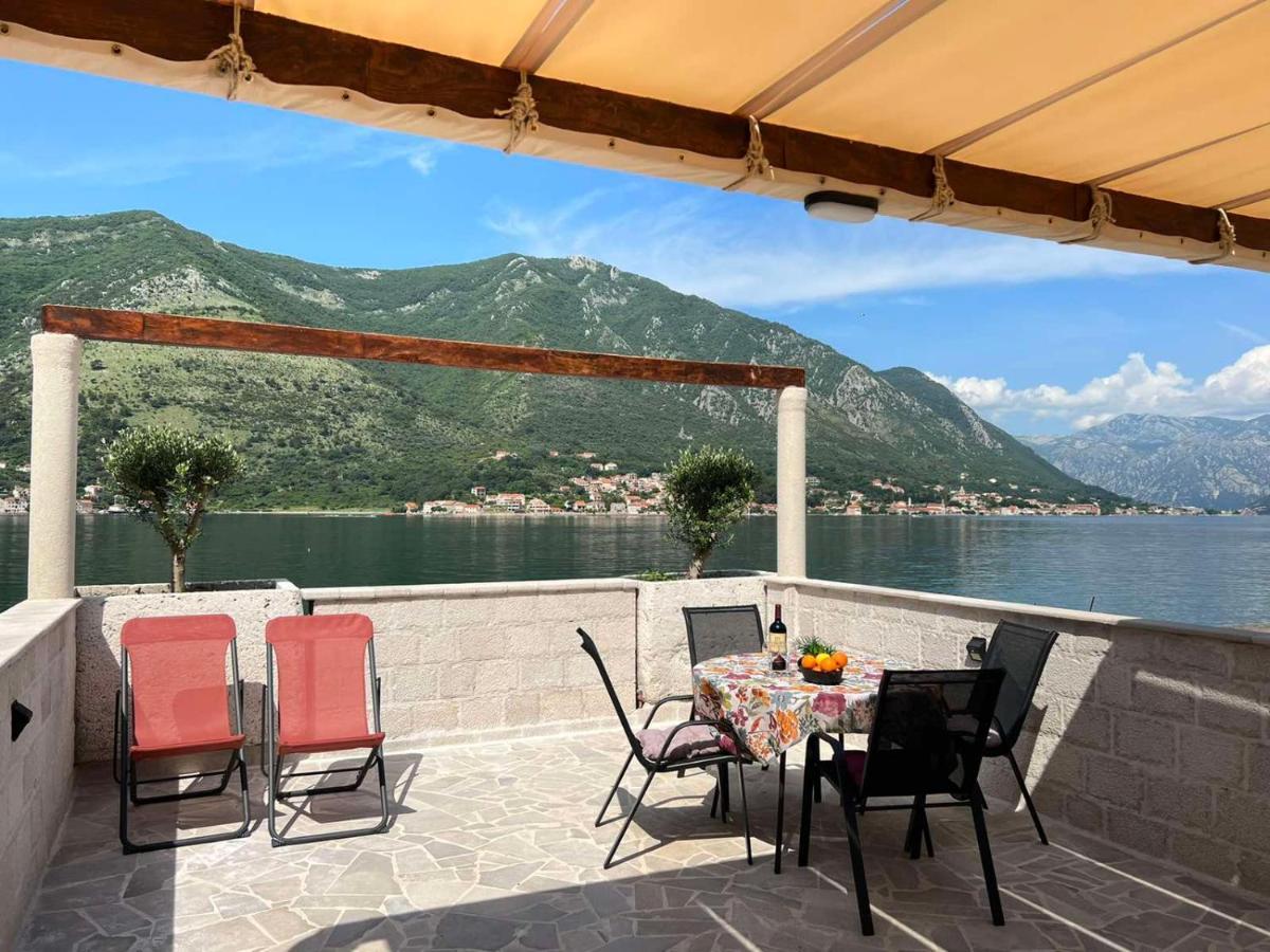 Appartamento Sea Front 171 Cattaro Esterno foto